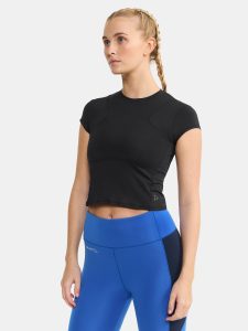 3907_220b22267c-1914694-999000_adv-tone-cropped-tee-w_closeup1-1350x0-1