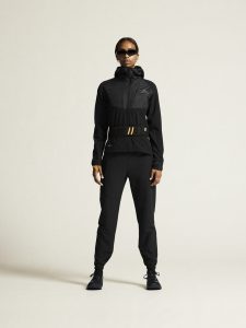 4104_fcbf95fd94-1915147-999000_pro-20trail-20subz-20jacket-20w_closeup1-1350x0-1
