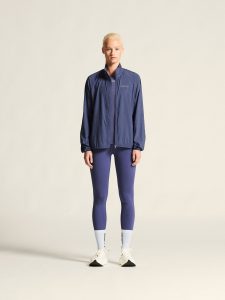 4226_463de2924f_1915941-388000_core-20essence-20wind-20jacket-20w_closeup1-1350x0-1