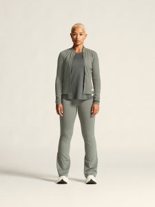 4438_739dd92a7b_1916642-647000_collective-20zip-20sweater-20w_closeup1-1350x0-1