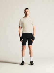 4801_79d844a5b0-c17321-9990_endur-cargo-bib-shorts-c1-m_closeup1-1350x0-1