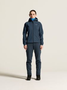 5161_9ed8eab11c_c18264-3850_escape-20hood-20jacket-20w_closeup1-1350x0-1
