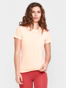 721_2fa6bbebd0-1908767-840000_adv-essence-ss-slim-tee-w_closeup1-1350x0-1
