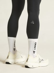 C17228-9990_ADV20Essence20tights20M_closeup6