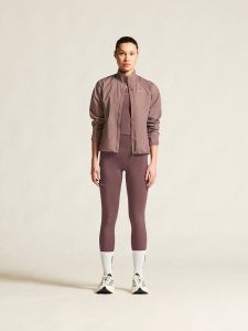 C17236-7530_ADV20Essence20wind20jacket20220W_closeup1