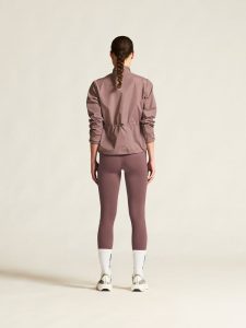 C17236-7530_ADV20Essence20wind20jacket20220W_closeup3
