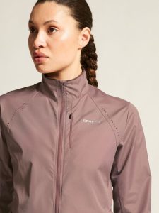 C17236-7530_ADV20Essence20wind20jacket20220W_closeup5