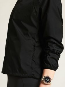 C17236-9990_ADV20Essence20wind20jacket20220W_closeup6