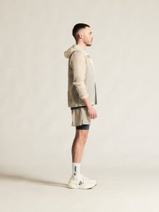 C17273-1050_Hypervent20Light20Wind20Jacket20M_closeup2