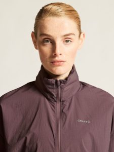 C17293-7880_Hypervent20Oversized20Wind20Jacket20W_closeup5