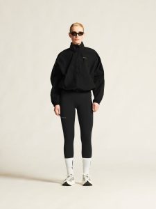 C17293-9990_Hypervent20Oversized20Wind20Jacket20W_closeup1