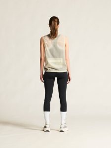 C17295-1050_Hypervent20Light20Wind20Vest20W_Closeup3
