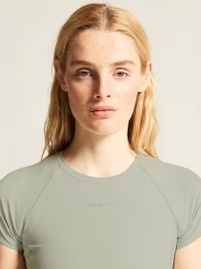 C17300-9310_Hypervent20Cropped20Tee20W_closeup5