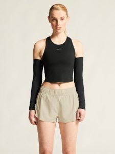 C17301-9990_Hypervent20Cropped20pocket20Singlet20W_closeup4