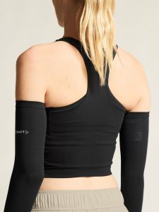 C17301-9990_Hypervent20Cropped20pocket20Singlet20W_closeup6