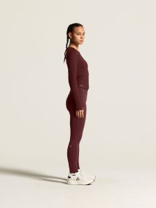 C17302-4820_Hypervent20Tight20Longsleeve20W_closeup2