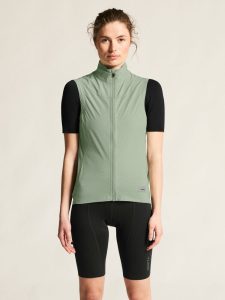 C17324-6300_Endur20Light20Wind20Vest20W_closeup4