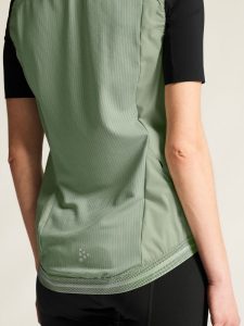 C17324-6300_Endur20Light20Wind20Vest20W_closeup7
