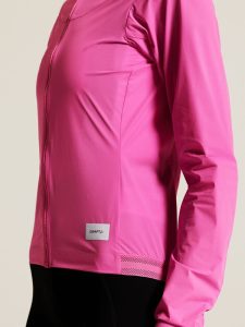 C17326-7660_Endur20Light20Wind20Jacket20W_closeup6