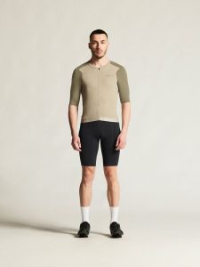 C17331-2372_Endur20Training20Jersey20M_closeup1
