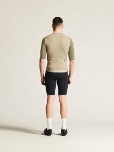 C17331-2372_Endur20Training20Jersey20M_closeup3
