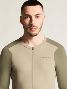 C17331-2372_Endur20Training20Jersey20M_closeup5