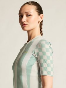 C17332-6552_Endur20Training20Jersey20W_closeup6