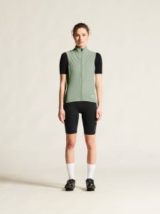 C17338-9990_Endur20Shorts20C220W_closeup1