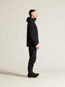 C17357-9990_Everyday20Hydro20Jacket20M_closeup2