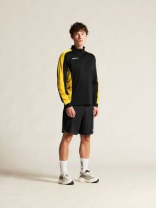 C17383-999S_Evolve20220Contrast20Half20Zip20M_closeup1
