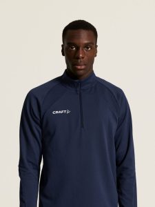 C17402-3900_Extend20220Half20Zip20M_closeup6