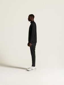 C17402-9990_Extend20220Half20Zip20M_closeup4