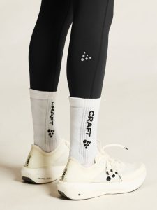 C17470-9990_Core20Essence20tights20220M_closeup6