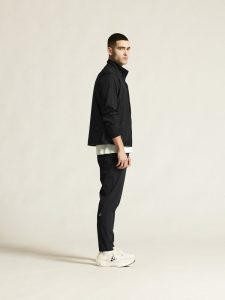 C17488-9990_Adv20Essence20training20pants20320M_closeup2