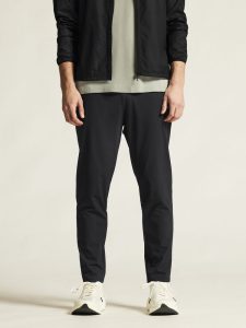 C17488-9990_Adv20Essence20training20pants20320M_closeup4