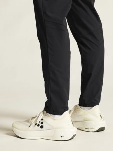C17488-9990_Adv20Essence20training20pants20320M_closeup6