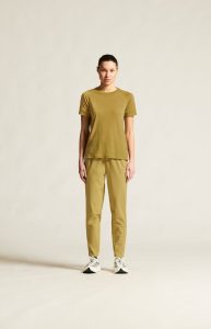 C17489-6540_Adv20Essence20training20pants20320W_closeup1
