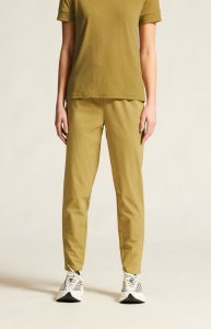 C17489-6540_Adv20Essence20training20pants20320W_closeup4