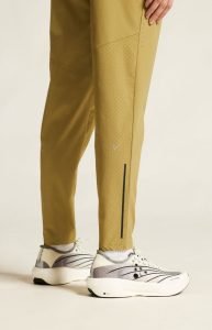 C17489-6540_Adv20Essence20training20pants20320W_closeup6