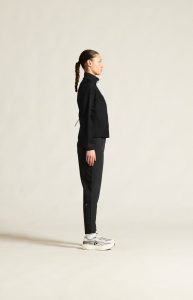 C17489-9990_Adv20Essence20training20pants20320W_closeup2