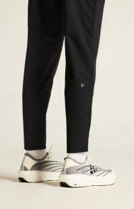 C17489-9990_Adv20Essence20training20pants20320W_closeup7