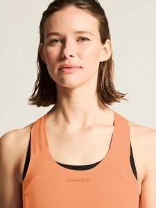 C17555-7540_Endur20Singlet20W_closeup5