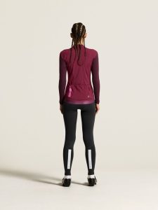 C17836-772P_Endur20Training20LS20Jersey20W_closeup3