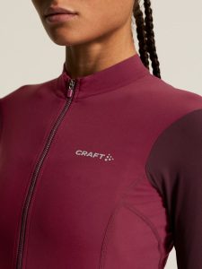 C17836-772P_Endur20Training20LS20Jersey20W_closeup6