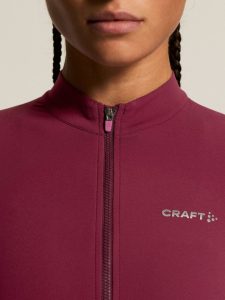 C17836-772P_Endur20Training20LS20Jersey20W_closeup7