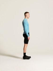 C17843-3290_Endur20Training20LS20Jersey20M_closeup2
