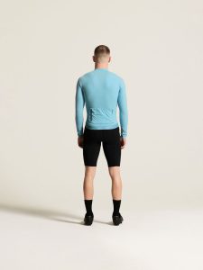 C17843-3290_Endur20Training20LS20Jersey20M_closeup3