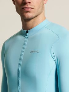 C17843-3290_Endur20Training20LS20Jersey20M_closeup6
