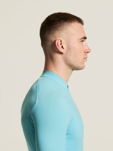 C17843-3290_Endur20Training20LS20Jersey20M_closeup7