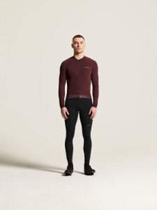 C17843-4820_Endur20Training20LS20Jersey20M_closeup1